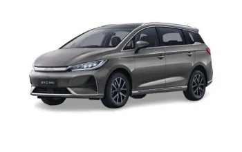 Rental BYD M6 di Bali